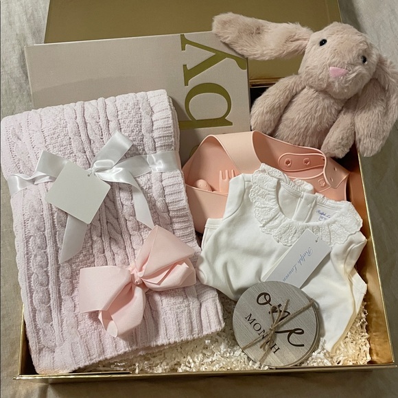 Ralph Lauren Baby Girl Gift Set - Picture 5 of 17